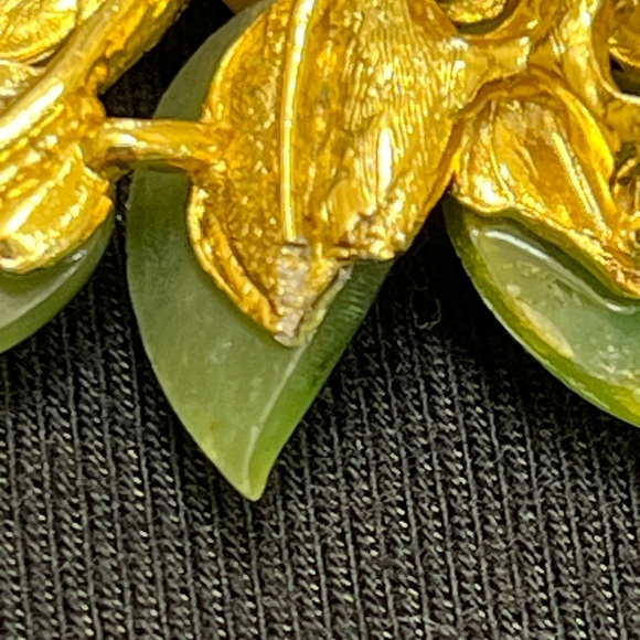 Swoboda Vintage Brooch/Pin, Bouquet of Jade Leaves & pearls.EXCELLENT CONDITION! - Picture 4 of 7